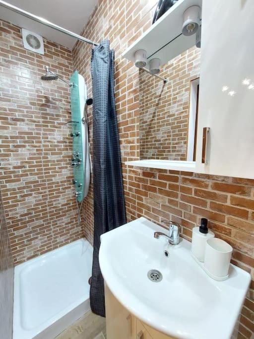Sweet Dreams Suites Cosy Studio Piata Romana Bucarest Esterno foto