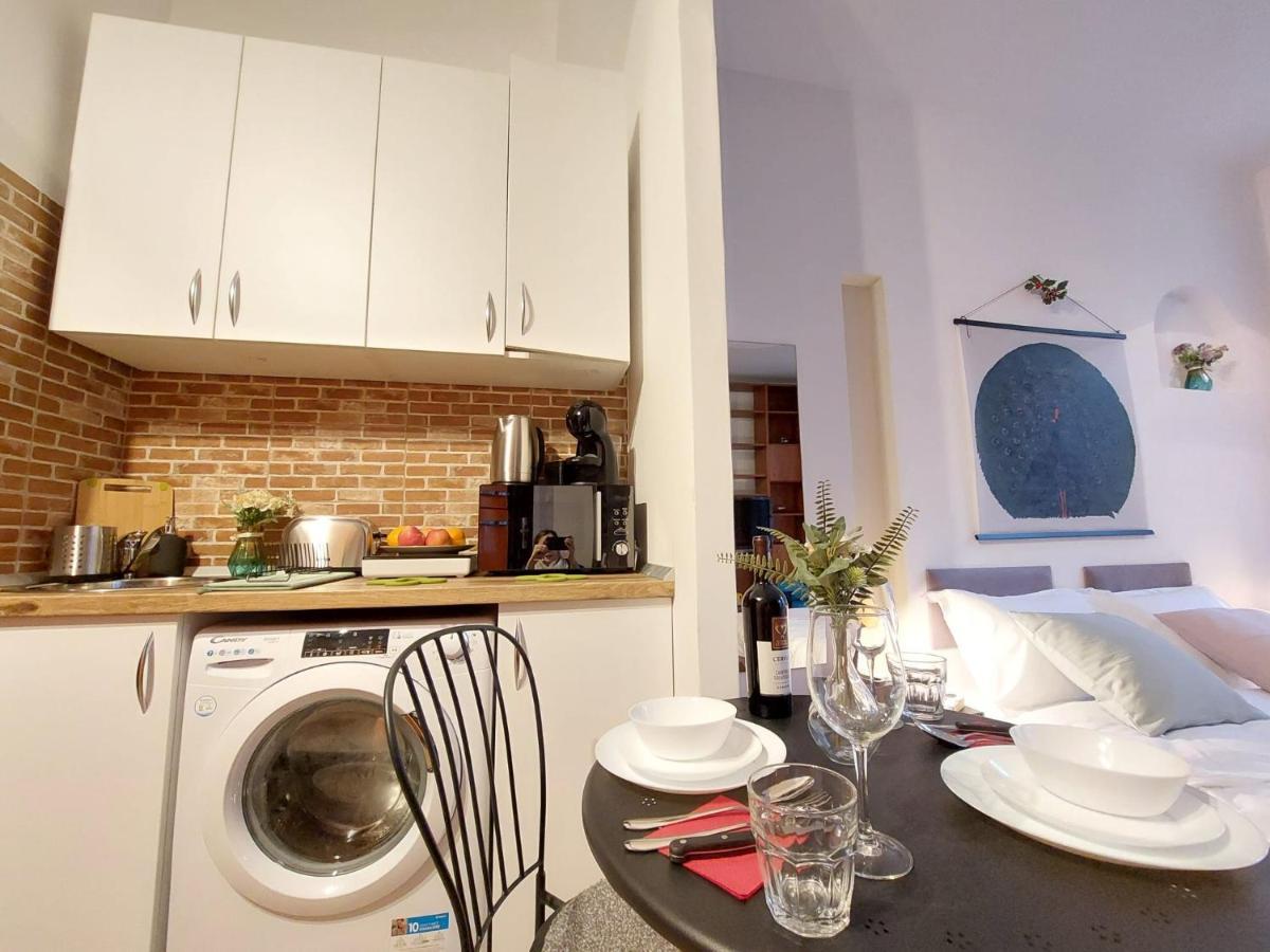 Sweet Dreams Suites Cosy Studio Piata Romana Bucarest Esterno foto