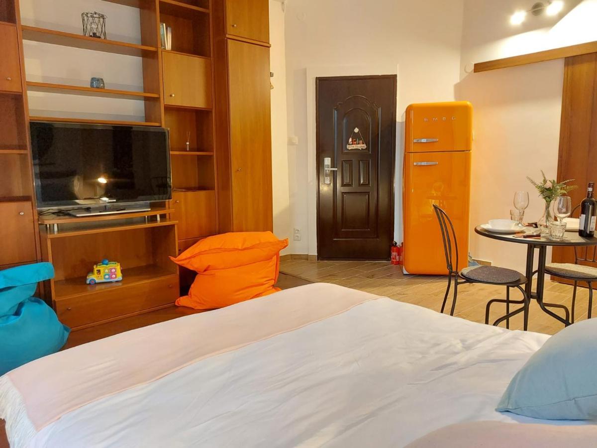 Sweet Dreams Suites Cosy Studio Piata Romana Bucarest Esterno foto