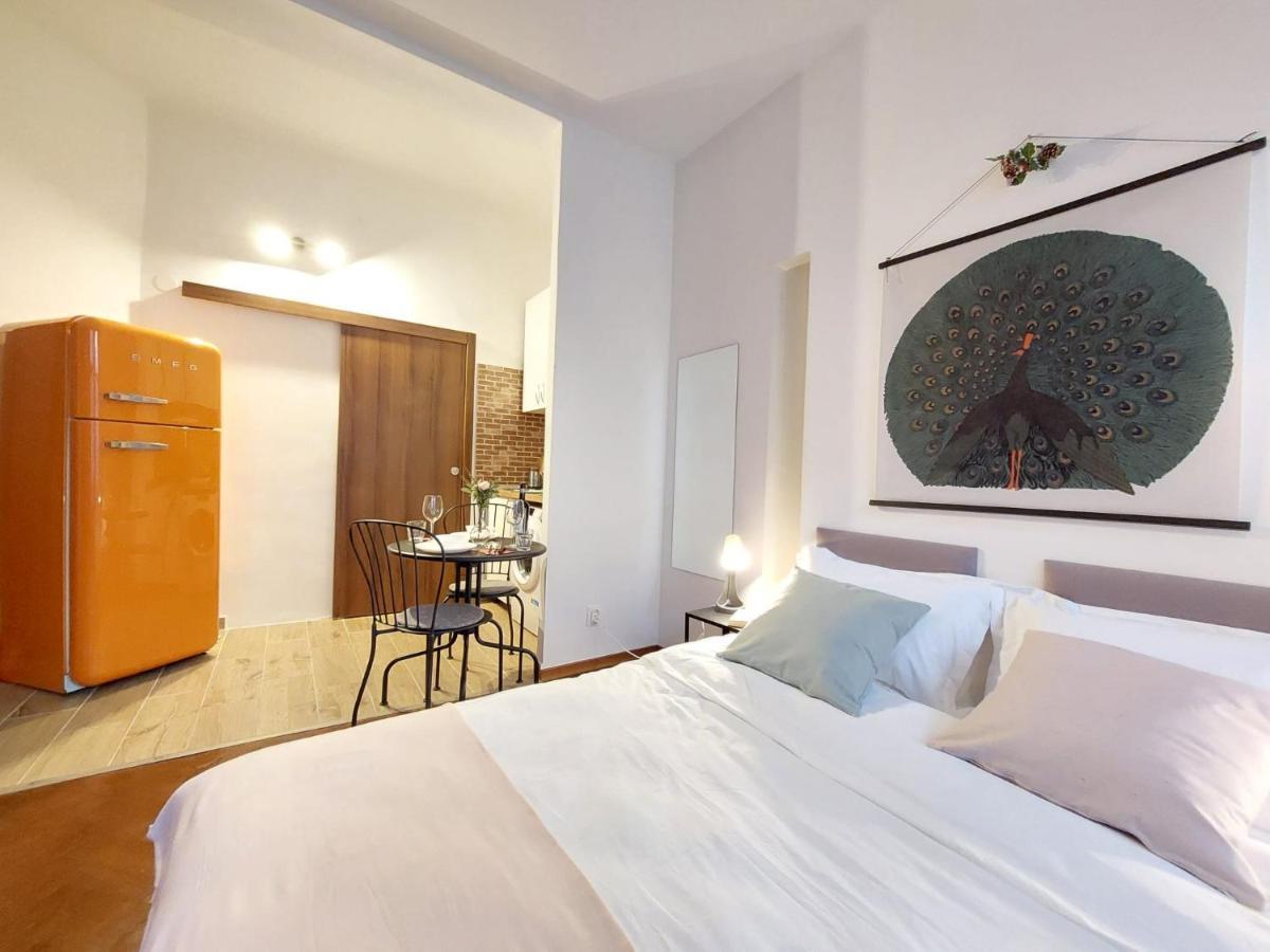 Sweet Dreams Suites Cosy Studio Piata Romana Bucarest Esterno foto