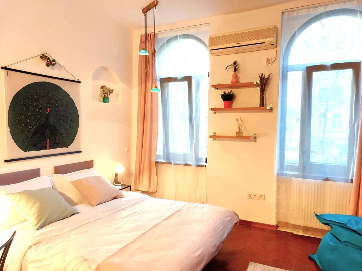 Sweet Dreams Suites Cosy Studio Piata Romana Bucarest Esterno foto